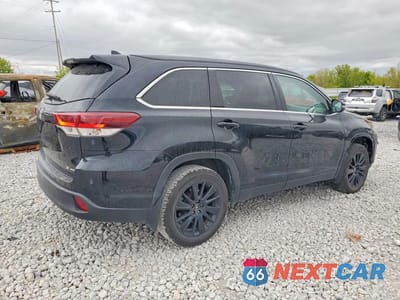 Trzecie zdjęcie samochodu z tyłu: 2019 TOYOTA HIGHLANDER SE VIN:5TDJZRFH7KS606469 - miniatura