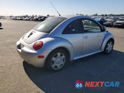 Trzecie zdjęcie samochodu z tyłu: 2000 VOLKSWAGEN NEW BEETLE GLS VIN:3VWCA21C7YM484446 - miniatura