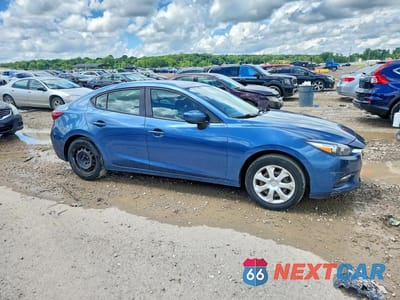 Czwarte zdjęcie samochodu z boku: 2018 MAZDA 3 SPORT VIN:3MZBN1U73JM166449 - miniatura