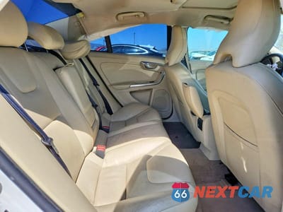 Zdjęcie 10 z 12 samochodu: 2013 VOLVO S60 T5 VIN:YV1612FH0D2171058 - miniatura