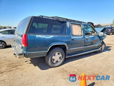 Trzecie zdjęcie samochodu z tyłu: 1999 CHEVROLET SUBURBAN K1500 VIN:1GNFK16R7XJ541462 - miniatura