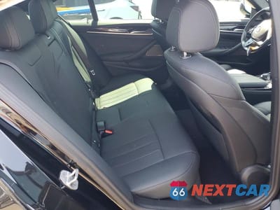 Zdjęcie 10 z 12 samochodu: 2023 BMW 530 I VIN:WBA53BH0XPWY28445 - miniatura