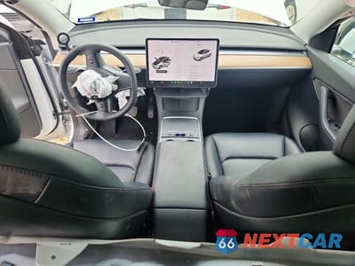 Zdjęcie 8 z 12 samochodu: 2021 TESLA MODEL Y VIN:5YJYGDEE6MF191330 - miniatura