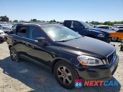 Czwarte zdjęcie samochodu z boku: 2012 VOLVO XC60 3.2 VIN:YV4940DZ9C2334389 - miniatura