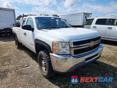 Czwarte zdjęcie samochodu z boku: 2011 CHEVROLET SILVERADO K2500 HEAVY DUTY VIN:1GC2KVCG0BZ435673 - miniatura
