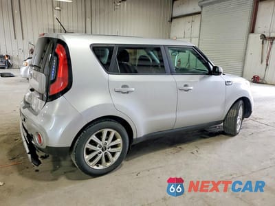 Trzecie zdjęcie samochodu z tyłu: 2018 KIA SOUL + VIN:KNDJP3A58J7537543 - miniatura