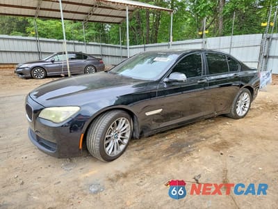2013 BMW 750 I WBAYA8C59DD227835 - główne zdjęcie licytacji z USA - miniatura