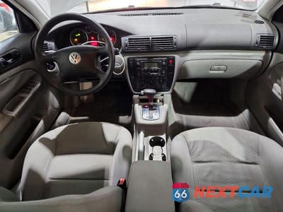 Zdjęcie 8 z 13 samochodu: 2004 VOLKSWAGEN PASSAT GLS VIN:WVWVD63B94E174300 - miniatura