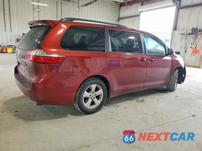Trzecie zdjęcie samochodu z tyłu: 2015 TOYOTA SIENNA LE VIN:5TDKK3DC2FS689053 - miniatura