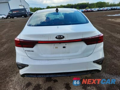 Zdjęcie 6 z 12 samochodu: 2021 KIA FORTE LXS VIN:3KPF24AD7ME410014 - miniatura