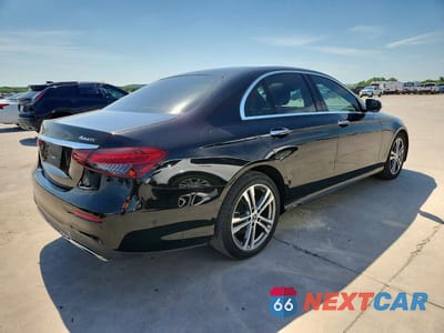 Trzecie zdjęcie samochodu z tyłu: 2021 MERCEDES-BENZ E 350 4MATIC VIN:W1KZF8EB1MA972839 - miniatura