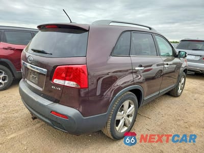 Trzecie zdjęcie samochodu z tyłu: 2012 KIA SORENTO EX VIN:5XYKU4A26CG268070 - miniatura