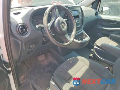 Zdjęcie 8 z 13 samochodu: 2017 MERCEDES-BENZ METRIS VIN:WD3PG2EA1H3228696 - miniatura