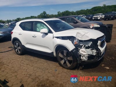 Czwarte zdjęcie samochodu z boku: 2019 VOLVO XC40 T5 MOMENTUM VIN:YV4162UK3K2069926 - miniatura