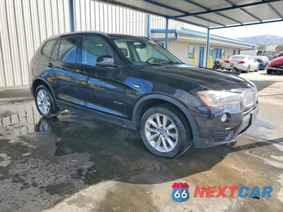Czwarte zdjęcie samochodu z boku: 2015 BMW X3 XDRIVE28I VIN:5UXWX9C5XF0D48111 - miniatura
