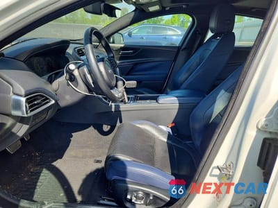 Zdjęcie 7 z 12 samochodu: 2019 JAGUAR XE S VIN:SAJAG4FV7KCP47415 - miniatura