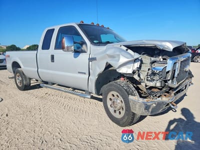 Czwarte zdjęcie samochodu z boku: 2006 FORD F250 SUPER DUTY VIN:1FTSX21P16ED30267 - miniatura