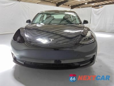 Piąte zdjęcie samochodu w środku: 2023 TESLA MODEL 3 VIN:5YJ3E1EA6PF434196 - miniatura