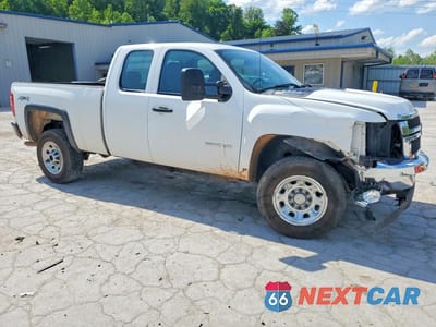Czwarte zdjęcie samochodu z boku: 2012 CHEVROLET SILVERADO K2500 HEAVY DUTY VIN:1GC2KVCGXCZ226880 - miniatura