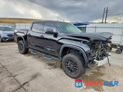 Czwarte zdjęcie samochodu z boku: 2023 TOYOTA TUNDRA CREWMAX LIMITED VIN:5TFJA5DB5PX110070 - miniatura