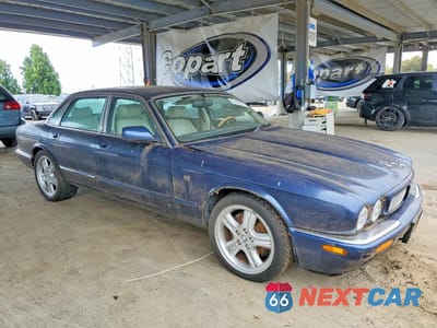 Czwarte zdjęcie samochodu z boku: 1998 JAGUAR XJR VIN:SAJPX1844WC820761 - miniatura