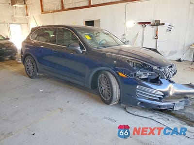 Czwarte zdjęcie samochodu z boku: 2012 PORSCHE CAYENNE S VIN:WP1AB2A24CLA43512 - miniatura