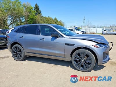 Czwarte zdjęcie samochodu z boku: 2024 JAGUAR F-PACE R-DYNAMIC S VIN:SADCT2EX0RA729858 - miniatura