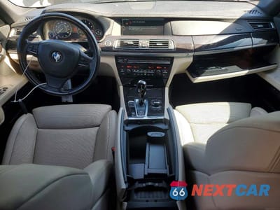 Zdjęcie 8 z 13 samochodu: 2011 BMW 740 I VIN:WBAKA4C52BC392093 - miniatura