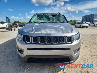 Drugie zdjęcie samochodu z przodu: 2019 JEEP COMPASS LATITUDE VIN:3C4NJCBB8KT636948 - miniatura