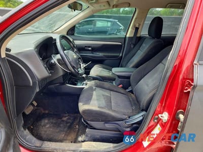 Zdjęcie 7 z 12 samochodu: 2018 MITSUBISHI OUTLANDER SE VIN:JA4AD3A39JZ035453 - miniatura