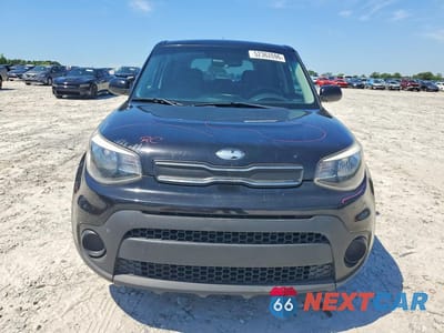 Piąte zdjęcie samochodu w środku: 2018 KIA SOUL BASE VIN:KNDJN2A21J7514613 - miniatura