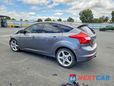 Drugie zdjęcie samochodu z przodu: 2012 FORD FOCUS TITANIUM VIN:1FAHP3N20CL343412 - miniatura