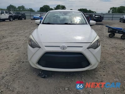 Piąte zdjęcie samochodu w środku: 2017 TOYOTA YARIS IA BASE VIN:3MYDLBYV8HY180772 - miniatura