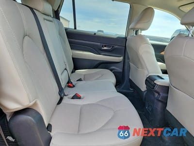 Zdjęcie 10 z 12 samochodu: 2024 TOYOTA GRAND HIGHLANDER LIMITED VIN:5TDAAAB51RS046690 - miniatura