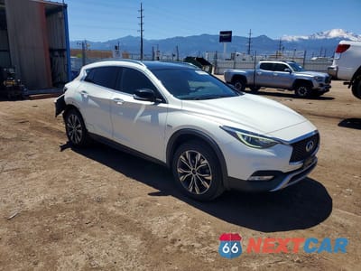 Czwarte zdjęcie samochodu z boku: 2017 INFINITI QX30 PREMIUM VIN:SJKCH5CR3HA022901 - miniatura