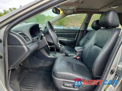 Zdjęcie 7 z 12 samochodu: 2005 TOYOTA CAMRY SE VIN:4T1BE32K75U518435 - miniatura