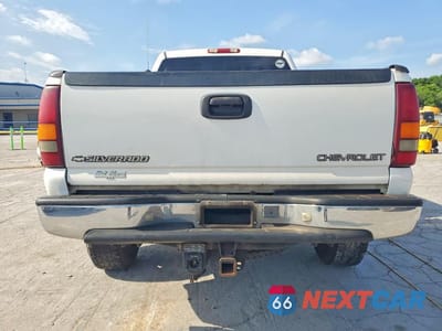 Zdjęcie 6 z 12 samochodu: 2001 CHEVROLET SILVERADO K2500 HEAVY DUTY VIN:1GCHK23UX1F180481 - miniatura