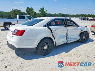 Trzecie zdjęcie samochodu z tyłu: 2019 FORD TAURUS POLICE INTERCEPTOR VIN:1FAHP2MKXKG113539 - miniatura