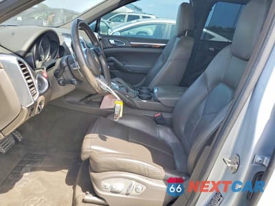 Zdjęcie 7 z 12 samochodu: 2015 PORSCHE CAYENNE S VIN:WP1AB2A22FLA60118 - miniatura