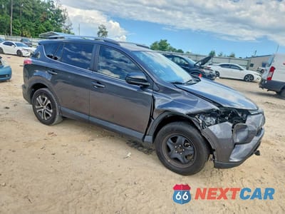 Czwarte zdjęcie samochodu z boku: 2018 TOYOTA RAV4 LE VIN:2T3ZFREVXJW494640 - miniatura