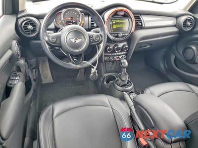 Zdjęcie 8 z 12 samochodu: 2018 MINI COOPER VIN:WMWXU1C58J2F81219 - miniatura