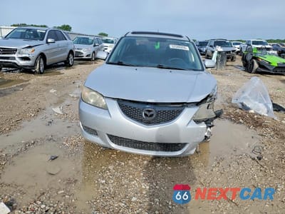 Piąte zdjęcie samochodu w środku: 2004 MAZDA 3 I VIN:JM1BK12F641182829 - miniatura