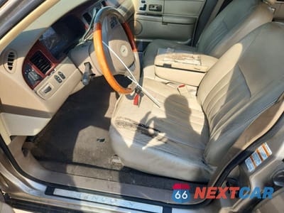 Zdjęcie 7 z 12 samochodu: 2003 LINCOLN TOWN CAR SIGNATURE VIN:1LNHM82W73Y617873 - miniatura