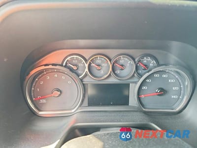 Zdjęcie 9 z 12 samochodu: 2021 CHEVROLET TAHOE C1500 LT VIN:1GNSCNKDXMR407104 - miniatura