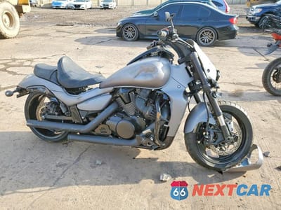 2017 SUZUKI VZR1800 JS1VY53A4H2100693 - główne zdjęcie licytacji z USA - miniatura