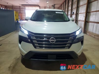Piąte zdjęcie samochodu w środku: 2025 NISSAN ROGUE SV VIN:5N1BT3BB5SC674450 - miniatura