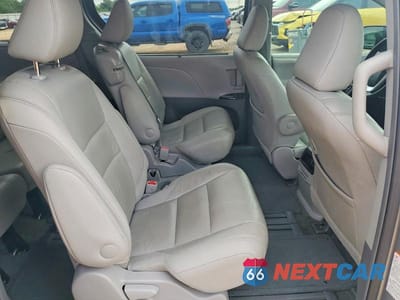 Zdjęcie 11 z 13 samochodu: 2015 TOYOTA SIENNA XLE 8-PASSENGER VIN:5TDYK3DC8FS631779 - miniatura