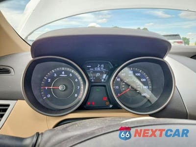 Zdjęcie 9 z 13 samochodu: 2013 HYUNDAI ELANTRA GLS VIN:5NPDH4AE8DH356751 - miniatura