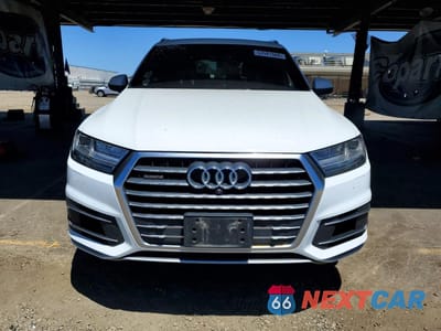Piąte zdjęcie samochodu w środku: 2017 AUDI Q7 PREMIUM PLUS VIN:WA1LAAF7XHD022736 - miniatura