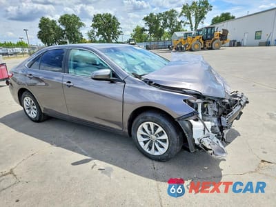 Czwarte zdjęcie samochodu z boku: 2017 TOYOTA CAMRY LE VIN:4T1BF1FK1HU712121 - miniatura
